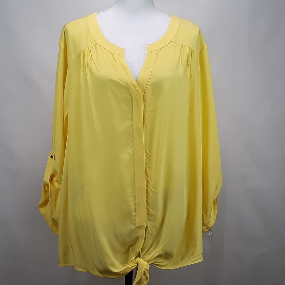 NWT Emaline Woman  Sz Plus 2X  Yellow Button down